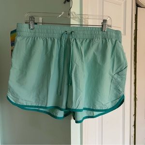 Columbia Women’s Teal Hiking Shorts, Size XL